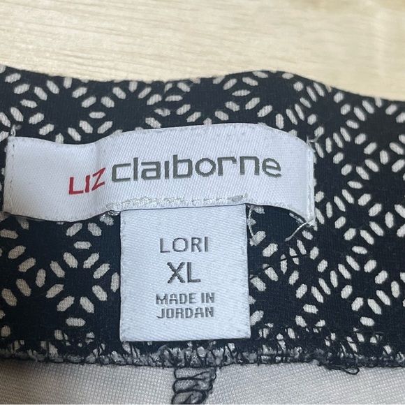 XL Capri Black and White Pattern Pants Liz Claiborne Lori Women’s Bottoms - Picture 2 of 8